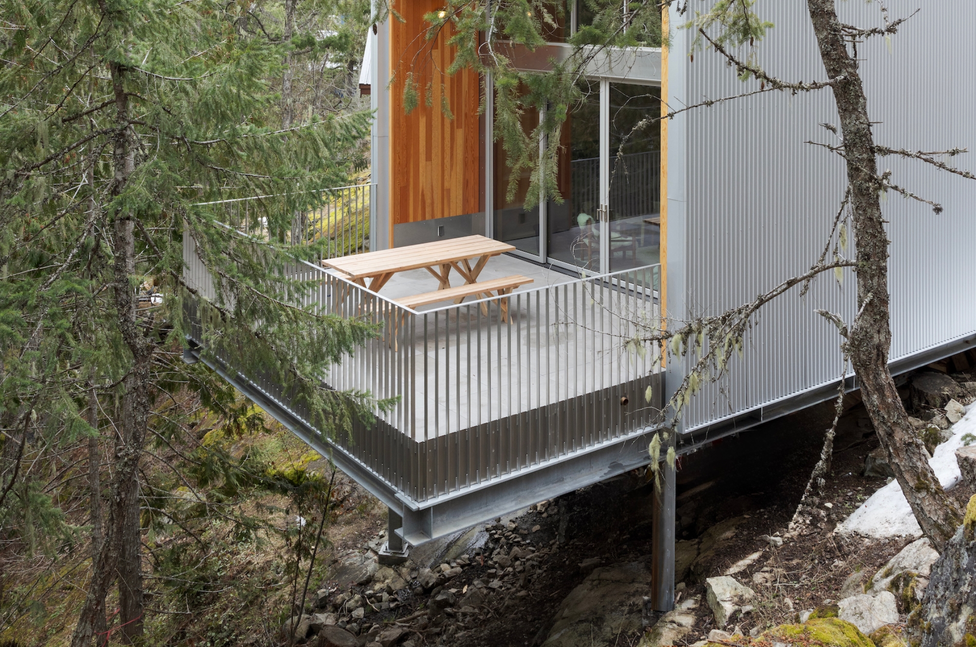 Broadwell Metal deck railings