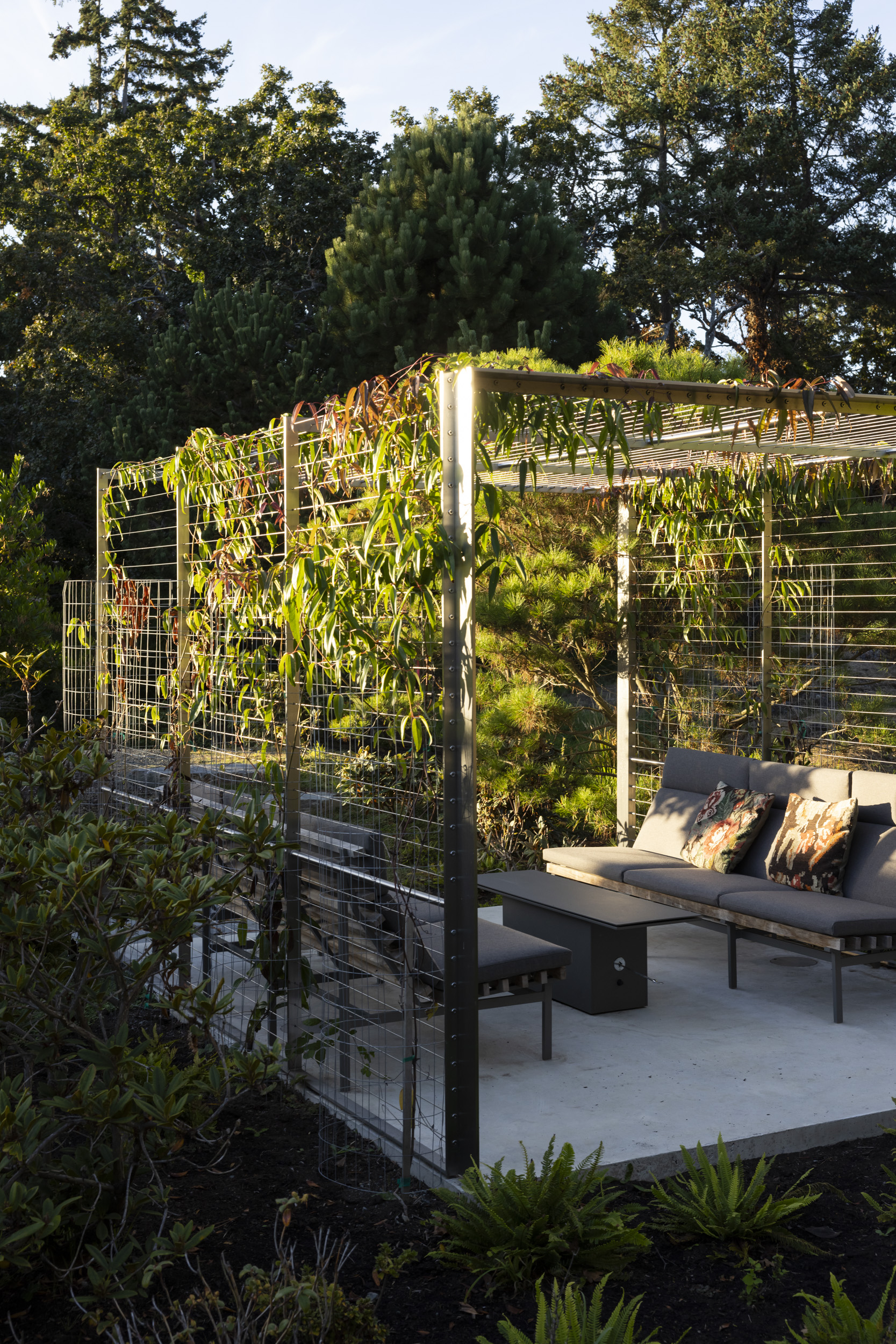 Broadwell Metal garden metal trellis
